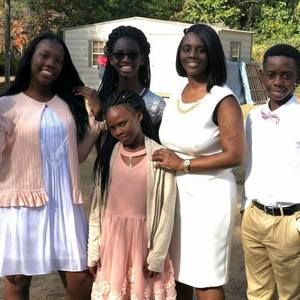 Meet your Posher, Tee